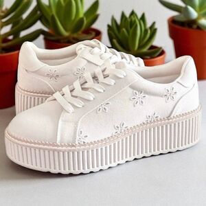 NWT DV By Dolce Vita 9 Brin Canvas Eyelet Chunky Platform Lace Up Sneakers Shoes